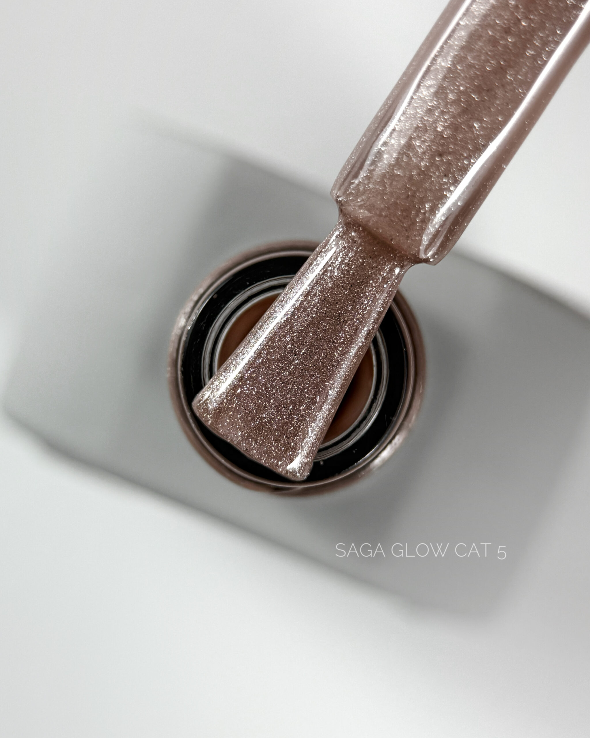 SAGA Professional Glow cat №05, 10 мл